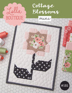 Cottage Blossoms flower mini quilt pattern by Lella Boutique. Download the PDF here!